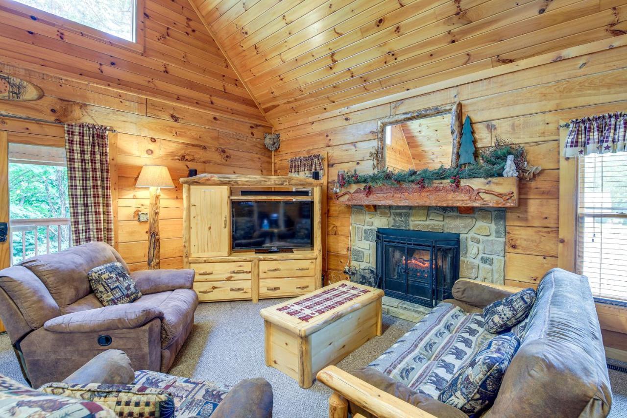 Sevierville Cabin With Wraparound Deck And Lake Access Bagian luar foto